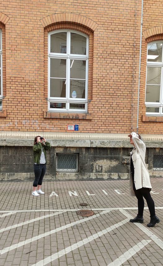 Ostereier im Fenster der EAB