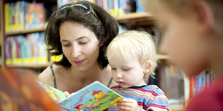 EAB_Ehrenamt_Kinder vorlesen  ©JenaKultur, A. Hub