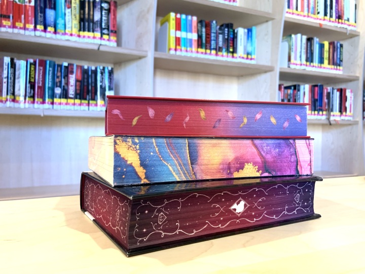 Drei Jugendbücher mit Farbschnitt