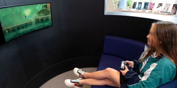 Ein Mädchen beim gaming  ©JenaKultur | C. Worsch
