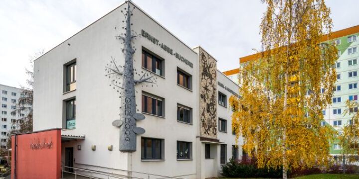 Haupteingang der EAB in Lobeda  ©Christoph Worsch