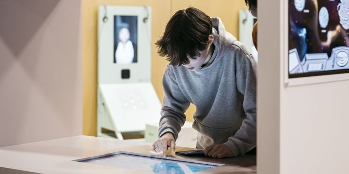 Youniworth Ausstellung EAB  ©Servicebüro Jugendmigrationsdienste